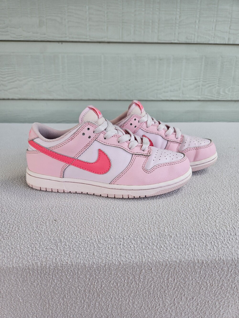 Nike Dunk Low Triple Pink Youth Sneakers Athletic Tie Laces SZ 2.5Y DH9756-600